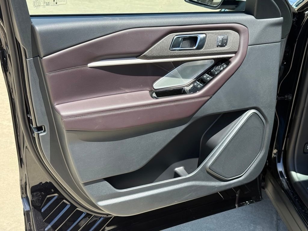 New 2026 Agate Black Metallic Ford Platinum™ image 15