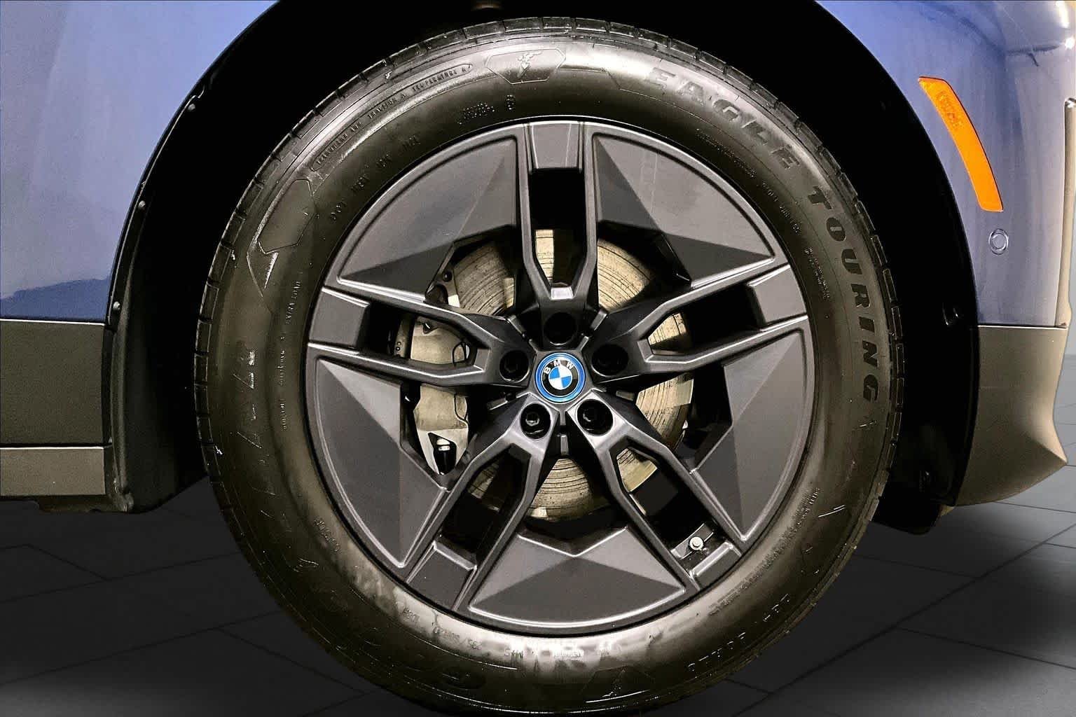 Used 2024 Phytonic Blue Metallic BMW xDrive50 image 10
