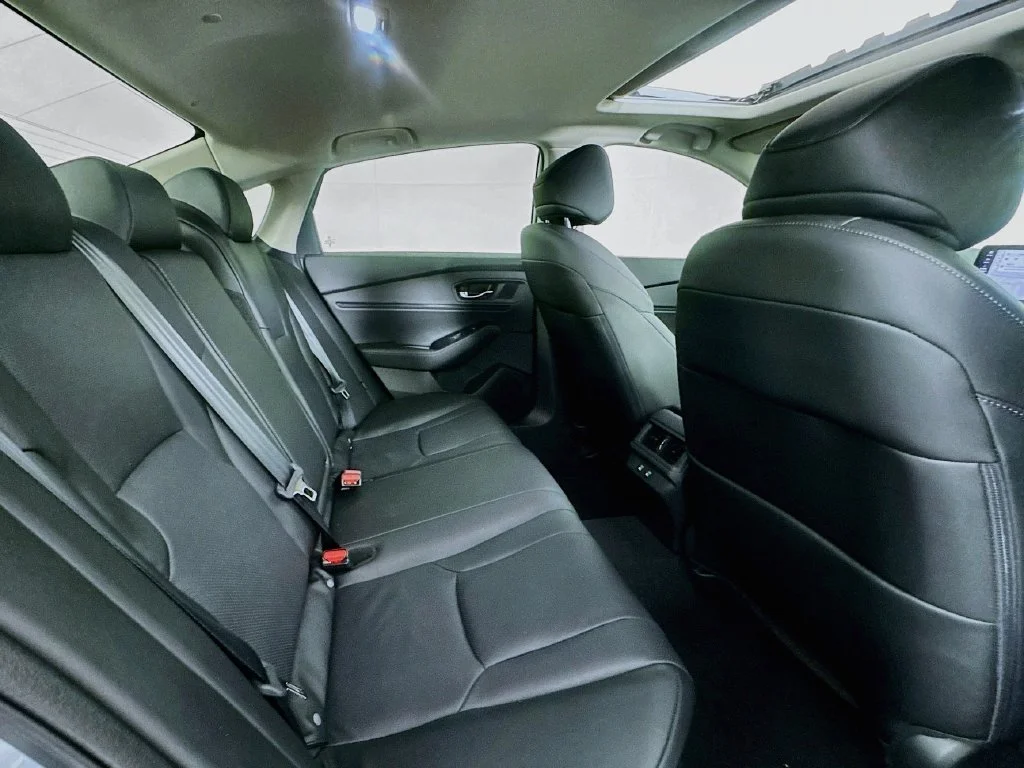 New 2026 Solar Silver Metallic Honda Touring image 37
