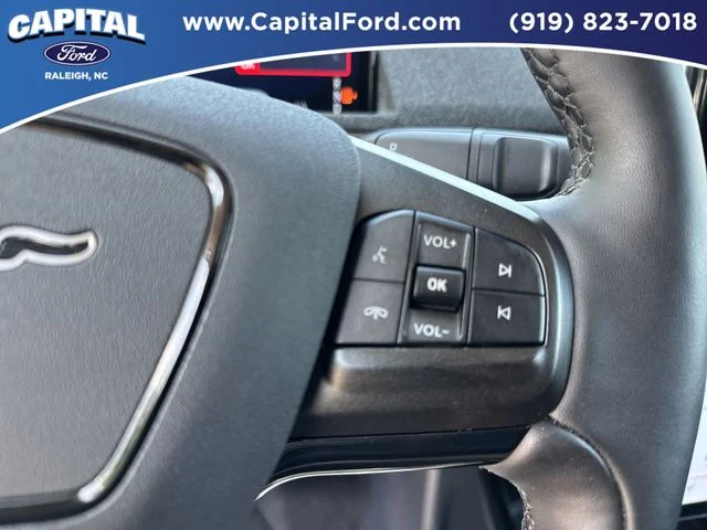 Used 2025 Green Ford Premium image 23