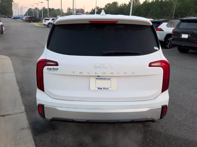 Used 2025 White Kia LX image 14
