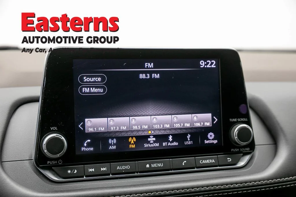Used 2023 Red Nissan S image 19