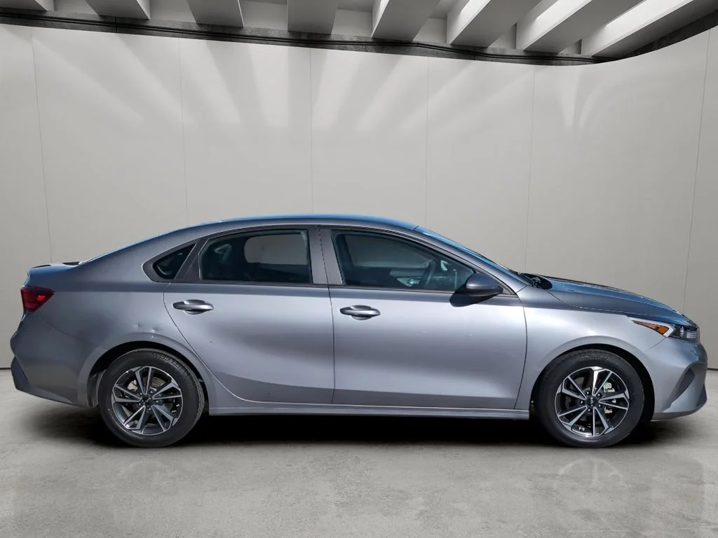 Used 2023 Gray Kia LXS image 6