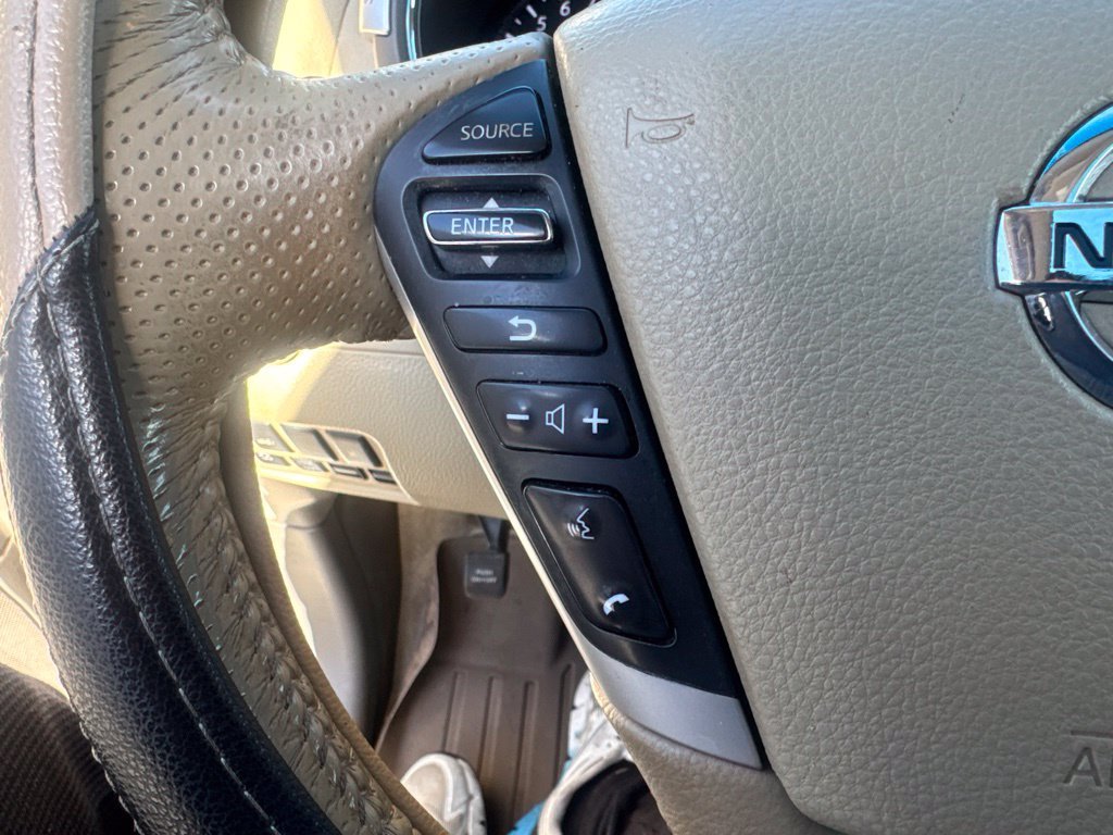 Used 2012 White Nissan SL image 42