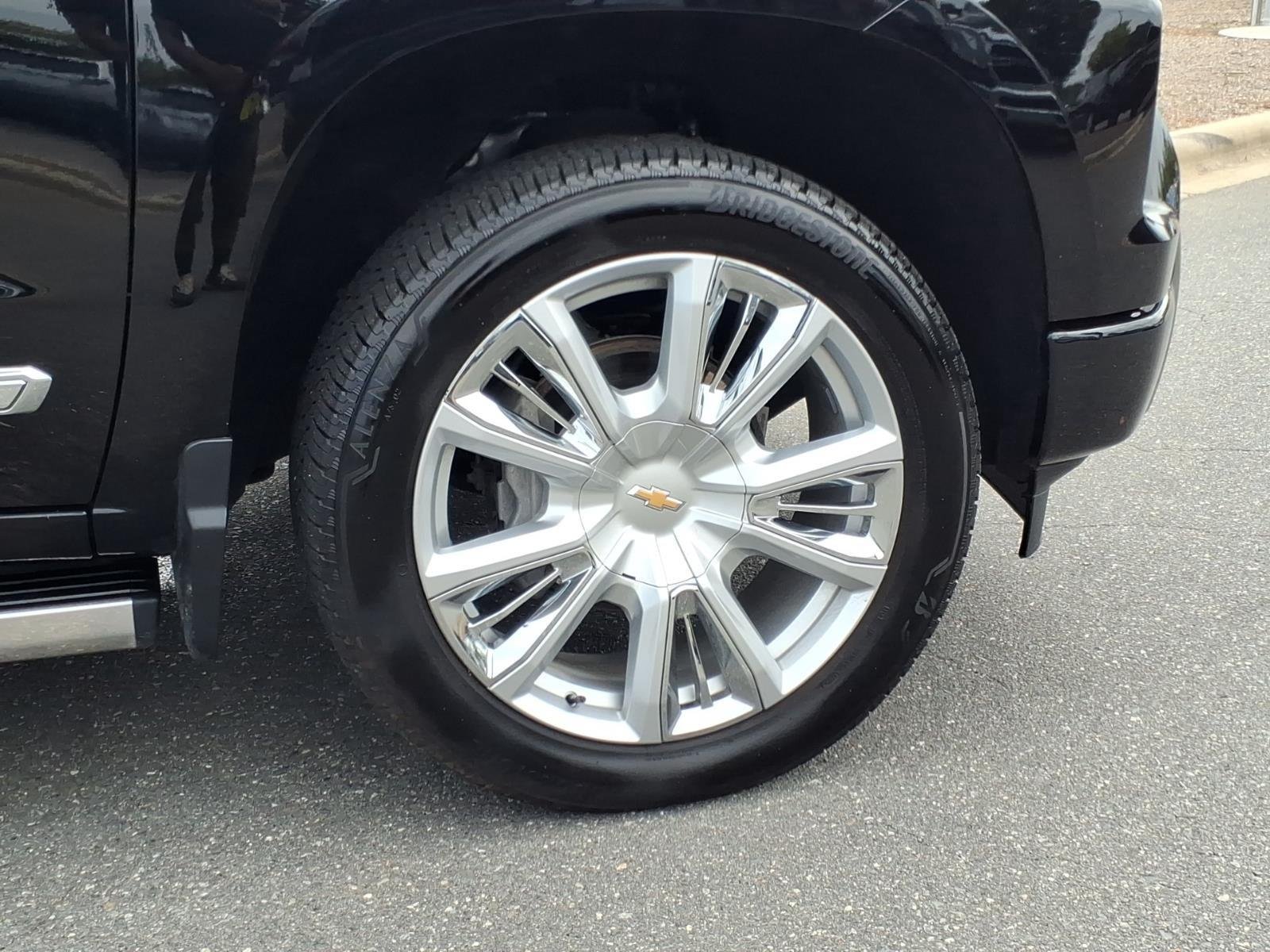 Used 2025 Black Chevrolet High Country image 13