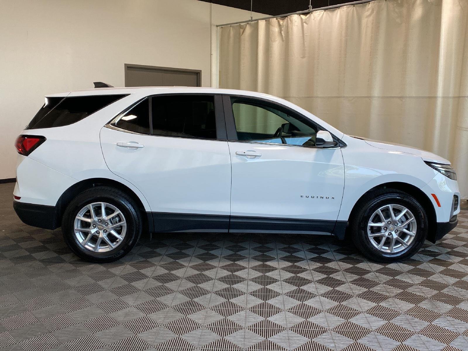 Used 2023 Summit White Chevrolet LT image 2