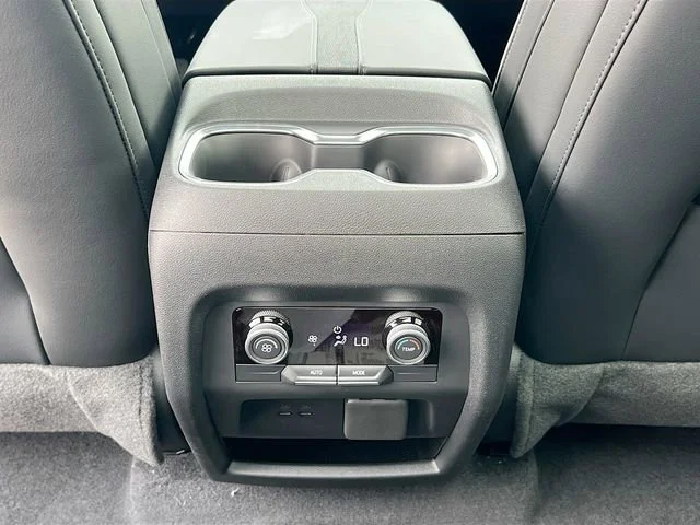 2026 Buick Enclave Sport Touring - Photo 18