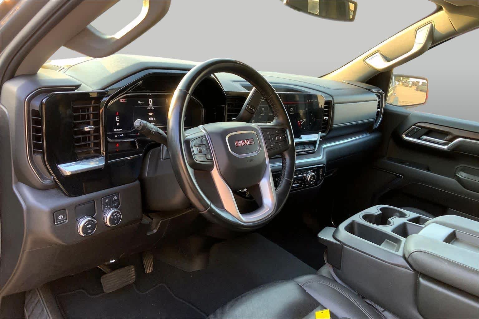 Used 2025 Sterling Metallic GMC SLT image 17