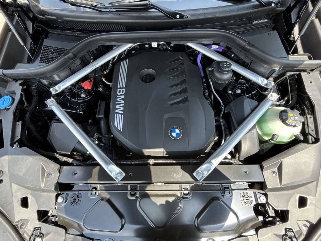 New 2026 Carbon Black Metallic BMW xDrive40i image 18