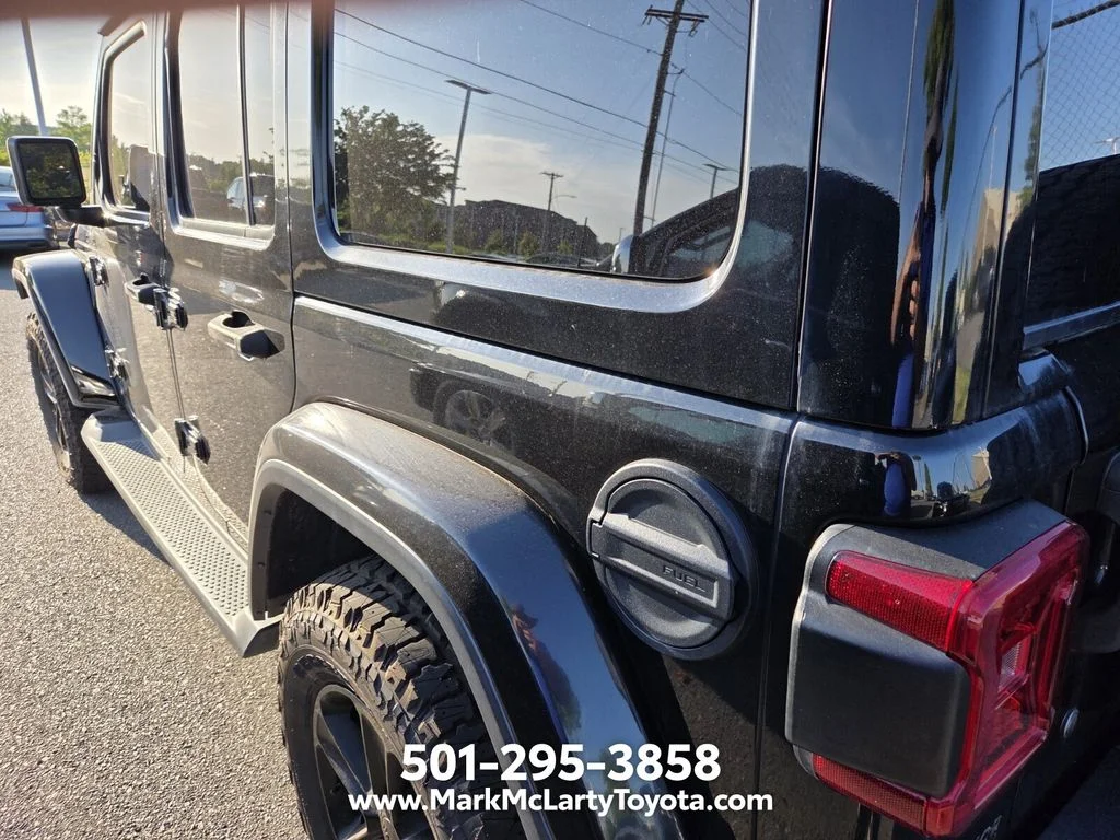 Used 2019 Black Jeep Unlimited Sahara Altitude image 9