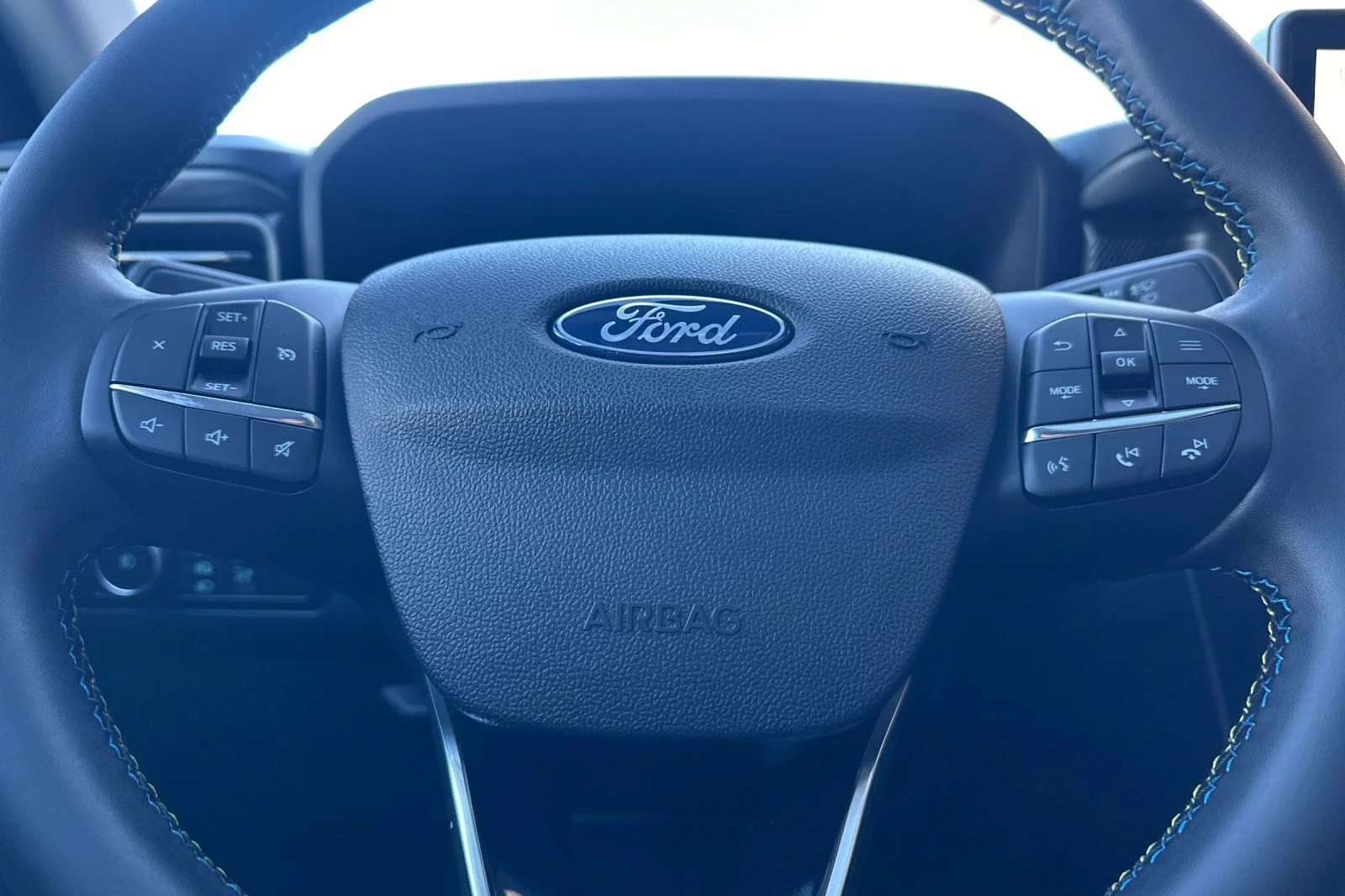 New 2026 Shadow Black Ford Maverick Lobo™ image 21