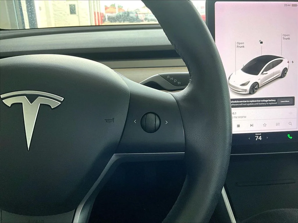 Used 2019 White Tesla Standard Range Plus image 19