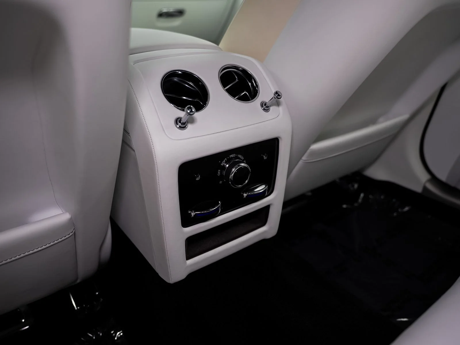 Used 2022 White Rolls-Royce Base image 39