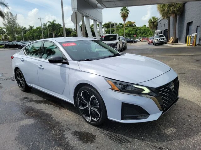 Certified Used 2024 Gray Nissan 2.5 SR image 3