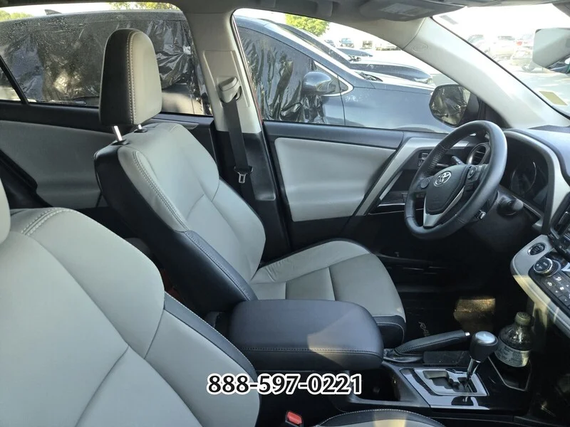 Used 2017 Barcelona Red Metallic TOYOTA LIMITED image 9