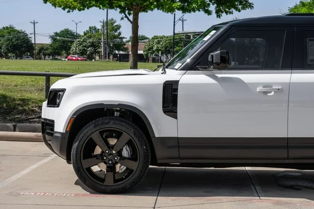New 2026 White Land Rover S image 13
