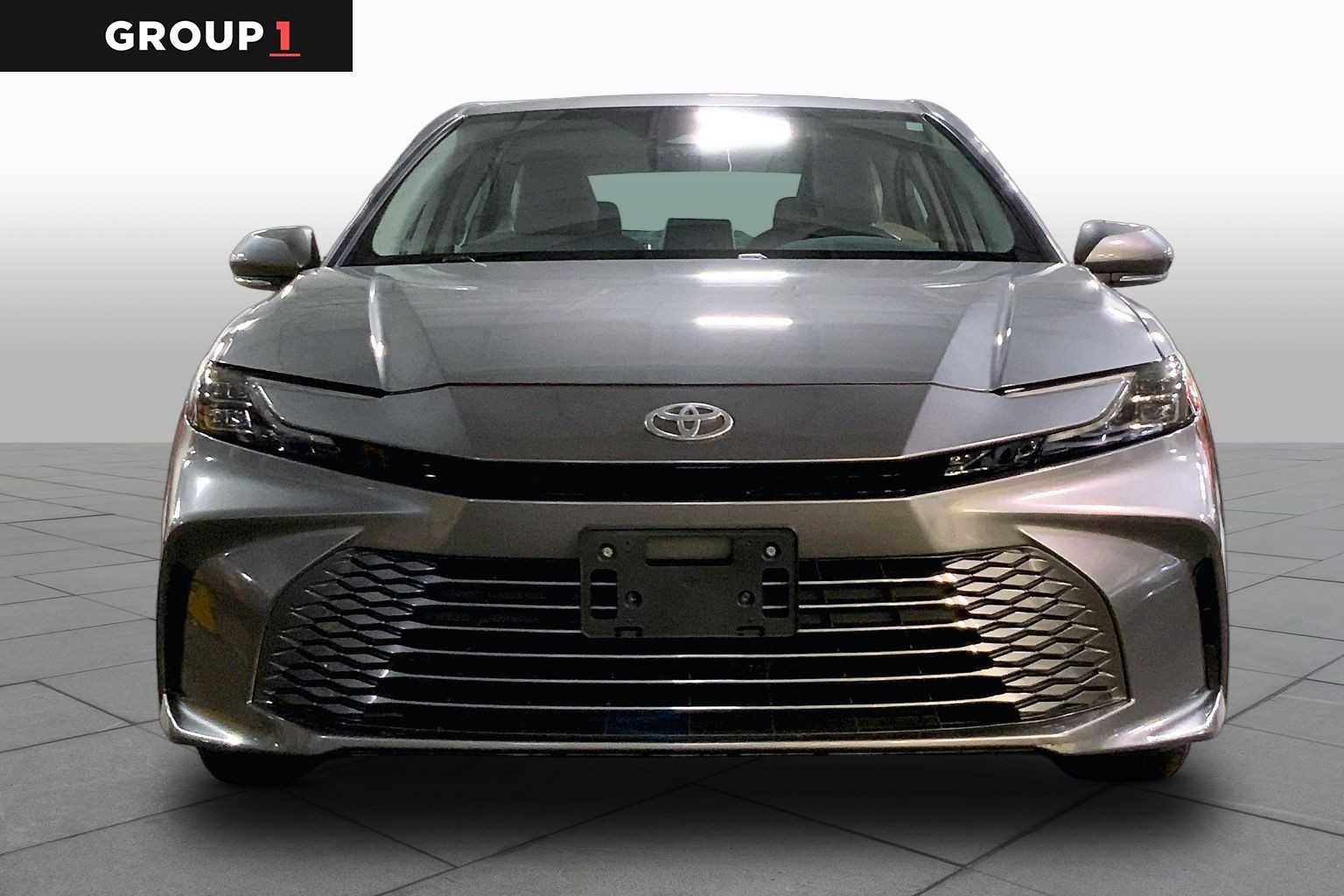 Used 2025 Heavy Metal Toyota XLE image 4