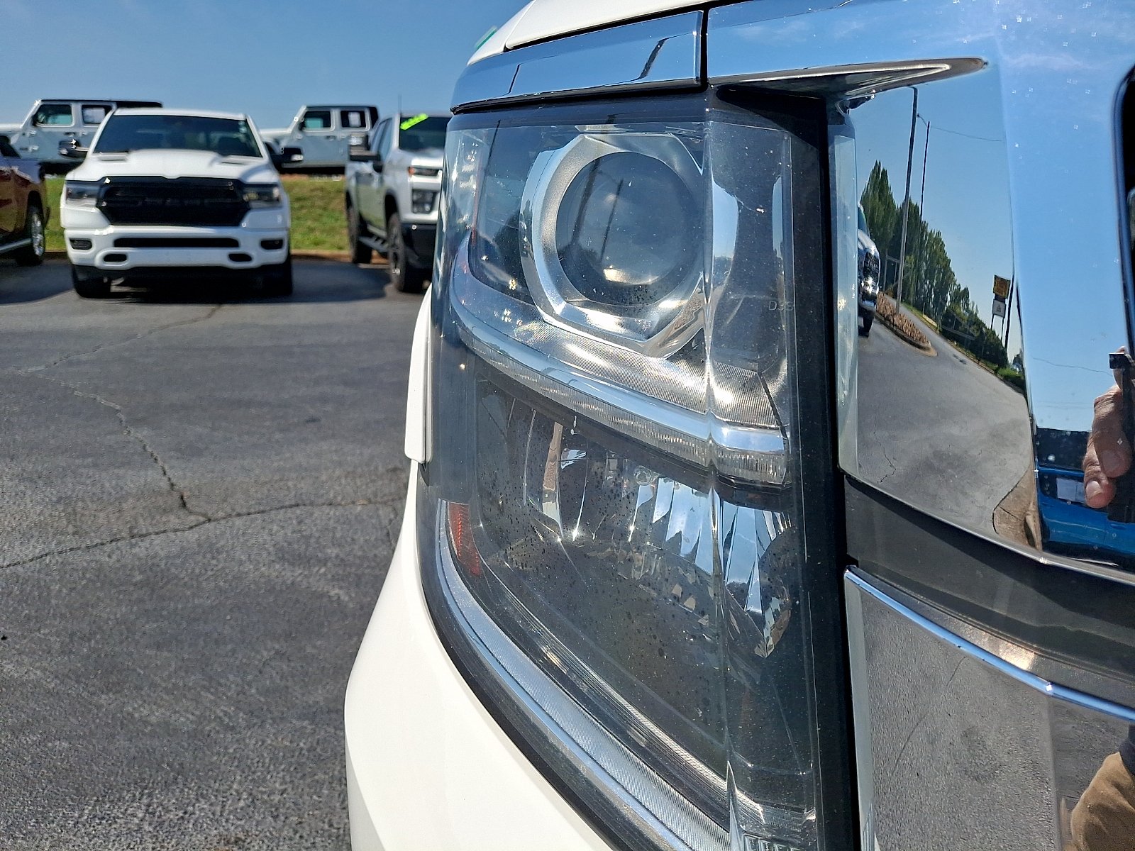 Used 2016 Summit White - GAZ Chevrolet LTZ image 9