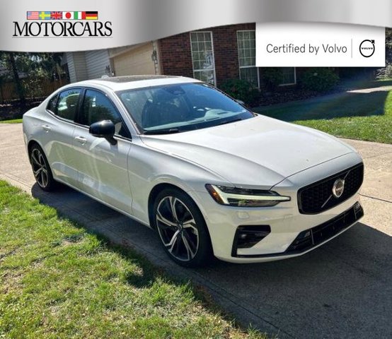 2024 Volvo S60 B5 Plus Dark Theme