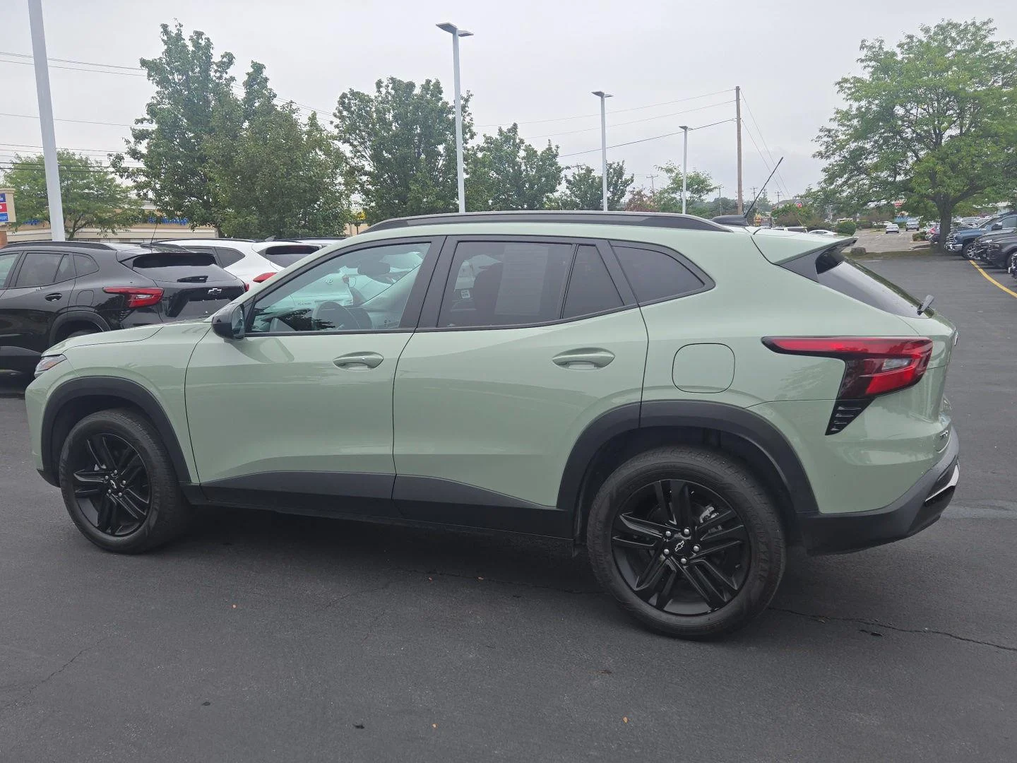 Used 2025 Cacti Green Chevrolet ACTIV image 4