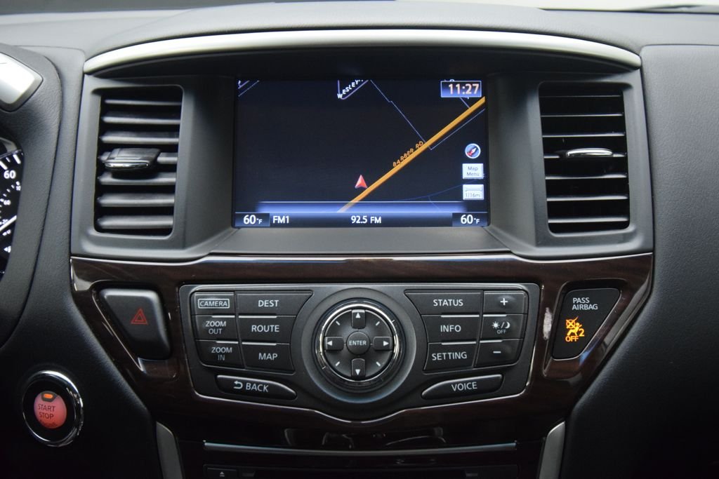 Used 2016 Silver Nissan Platinum image 12