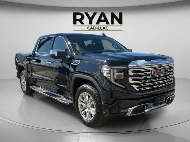 2022 GMC Sierra 4WD Crew Cab Short Box Denali's photo