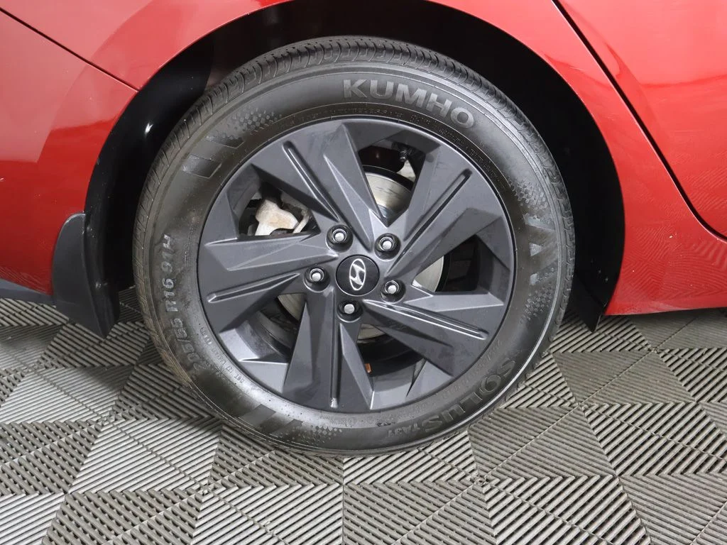 Used 2023 Red Hyundai SEL image 19