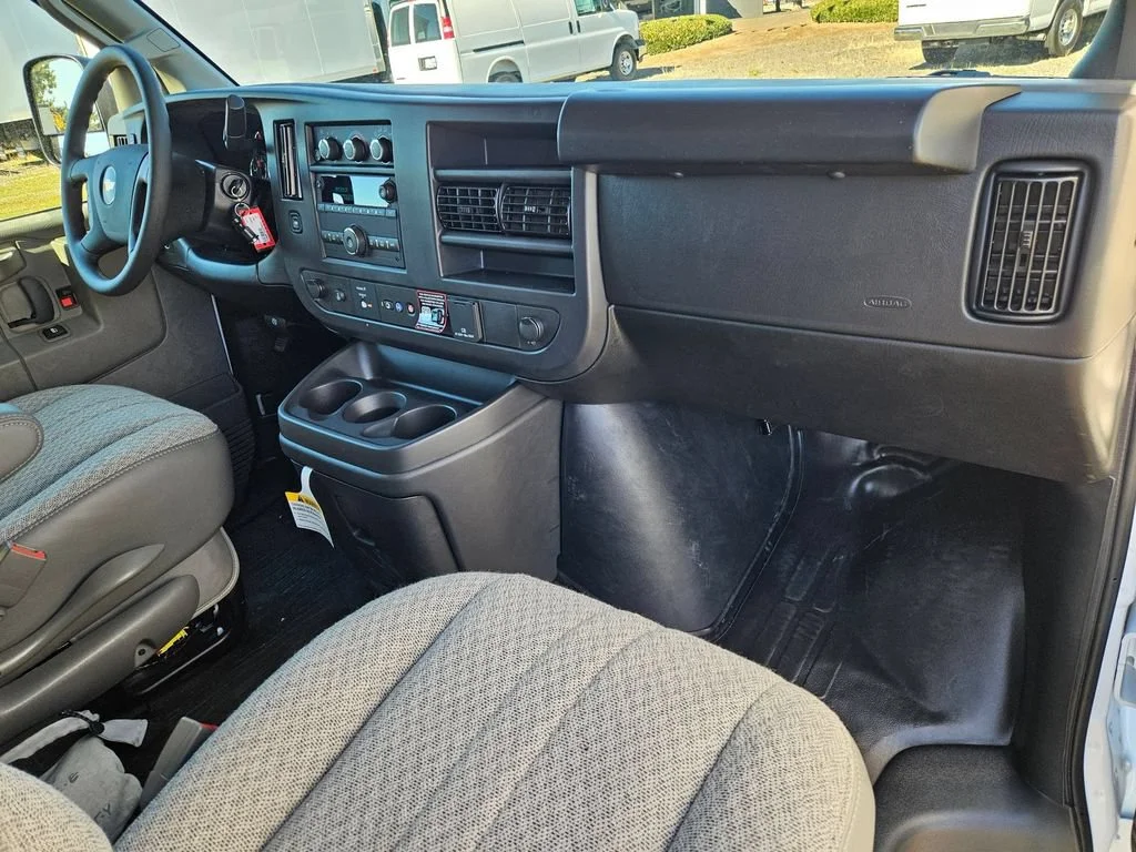 2025 Chevrolet Express Cargo Work Van - Photo 37