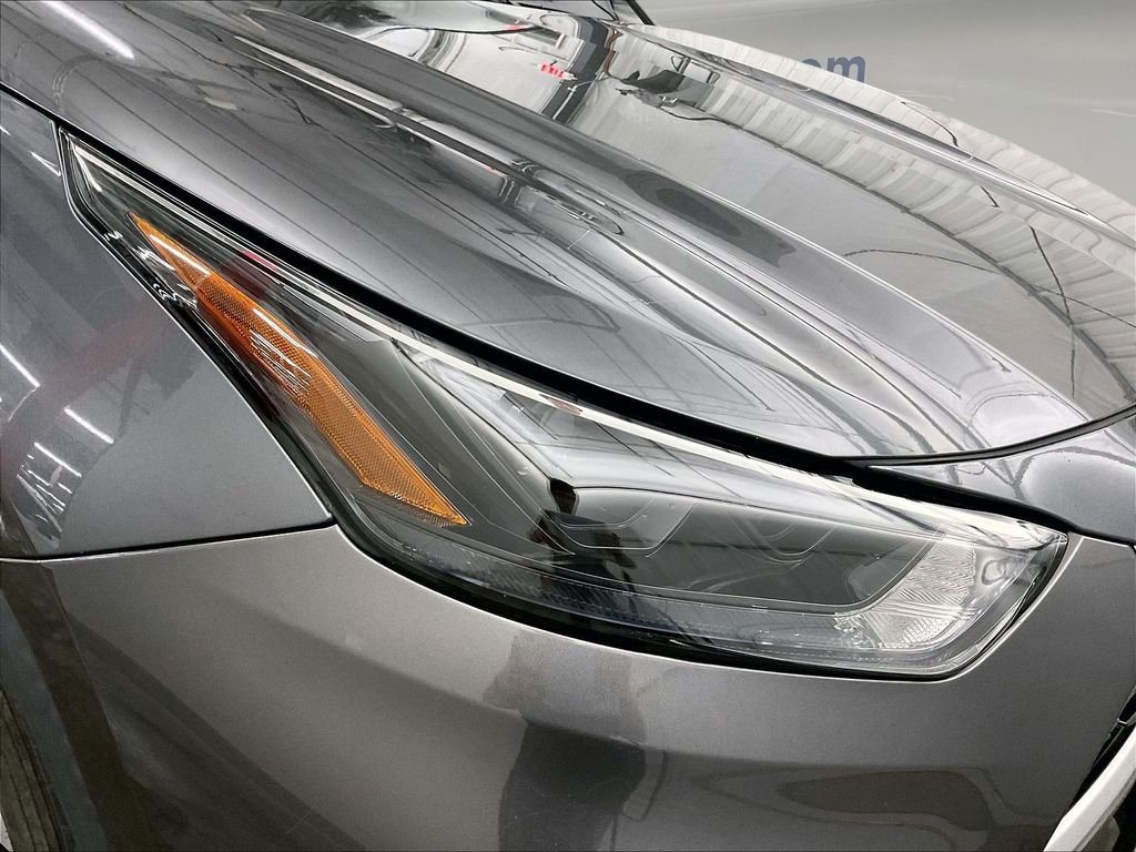 Used 2022 Gray Toyota XLE image 34