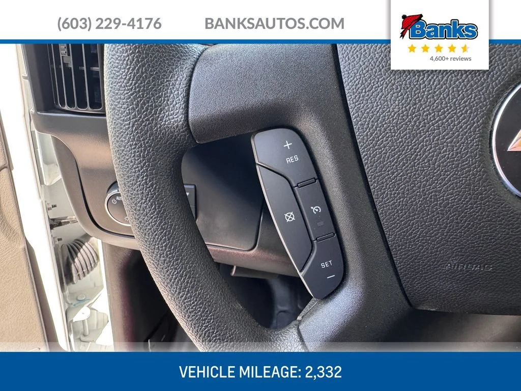 Used 2025 Summit White Chevrolet Work Van image 14