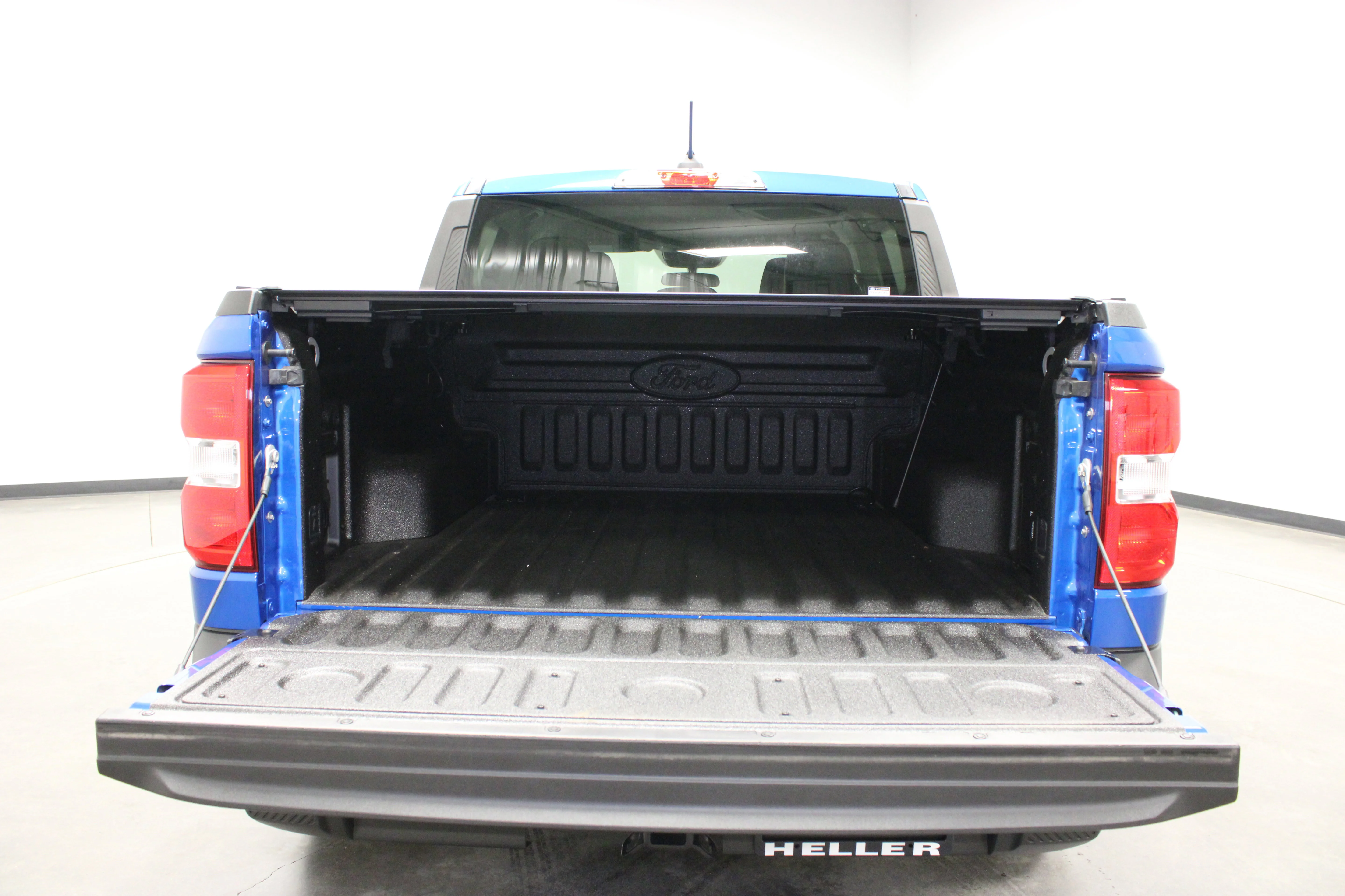 Used 2025 Blue Ford XLT image 15