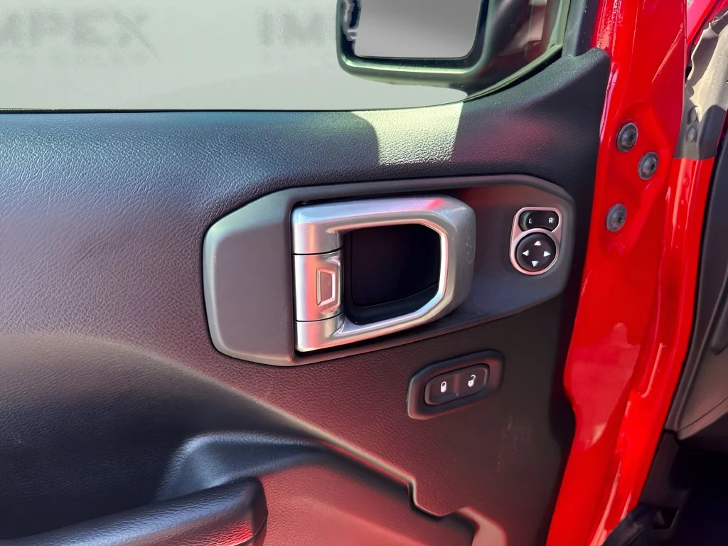 Used 2020 Red Jeep Sport image 22