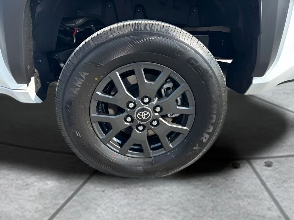 Used 2026 White Toyota SR5 image 33