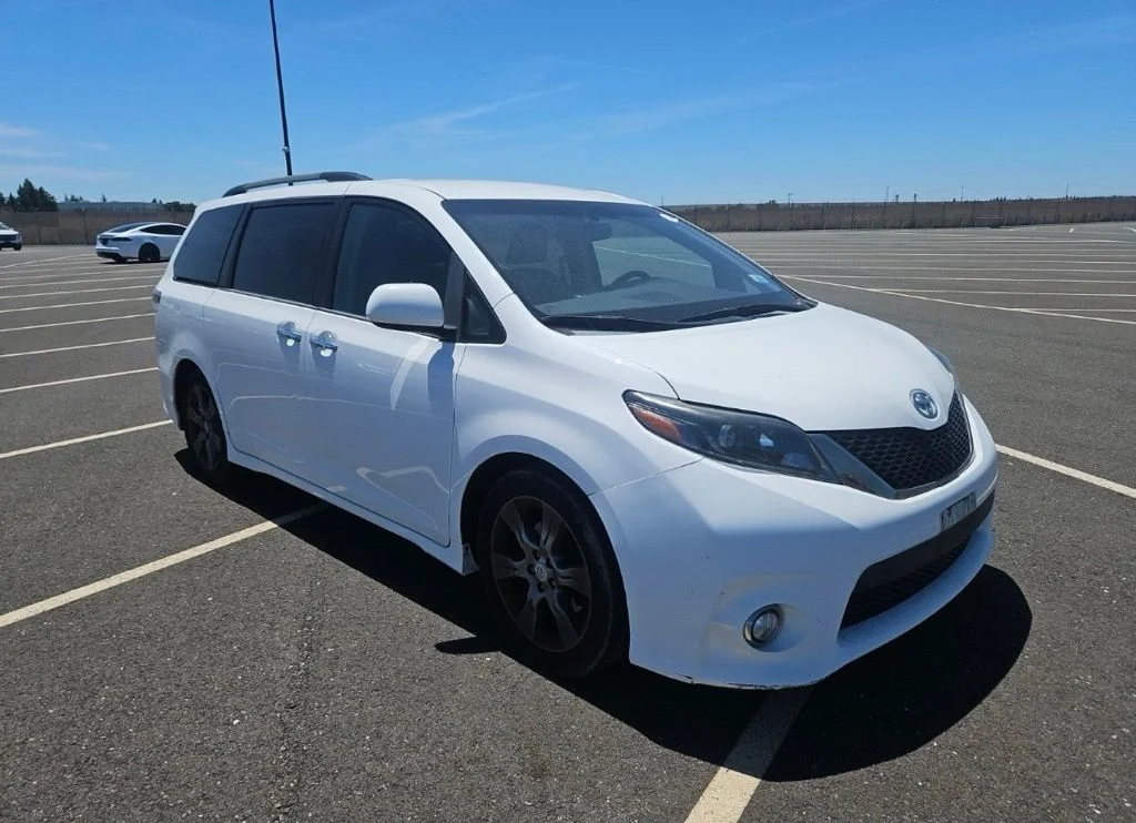 Used 2015 Super White Toyota SE image 2