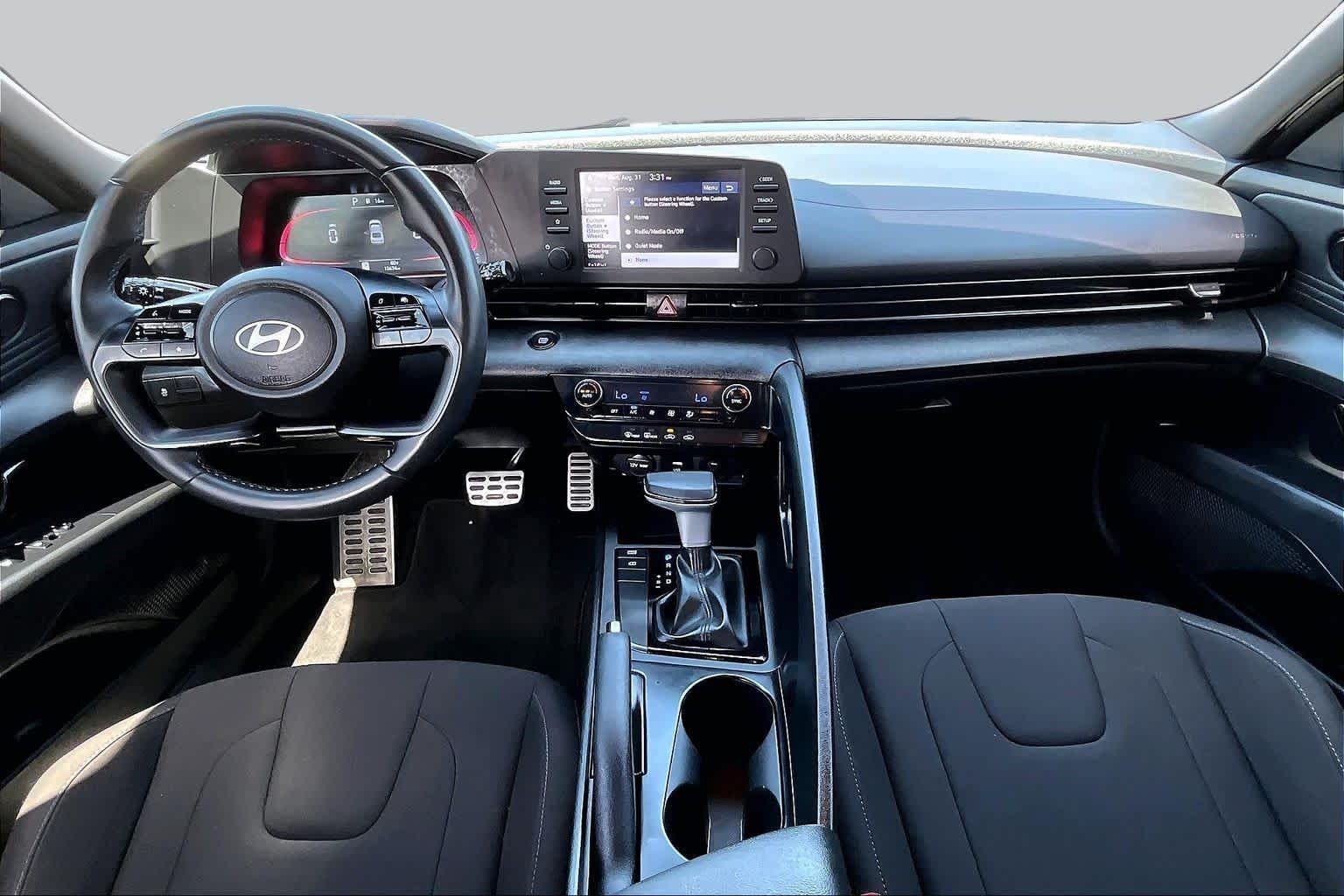 Used 2025 Abyss Black Hyundai SEL Sport image 14