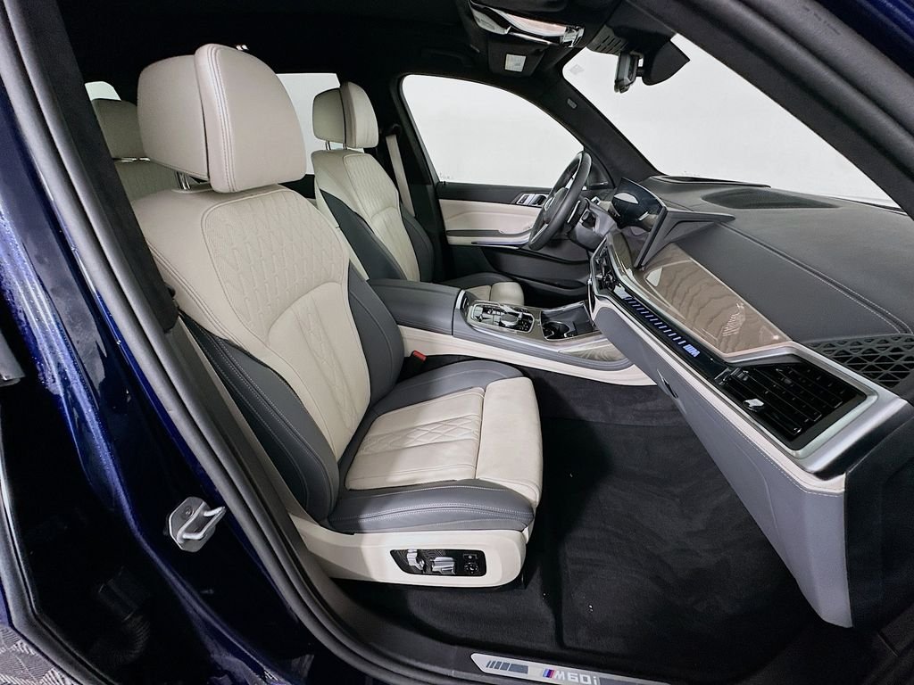 2025 BMW X7 M60i - Photo 30