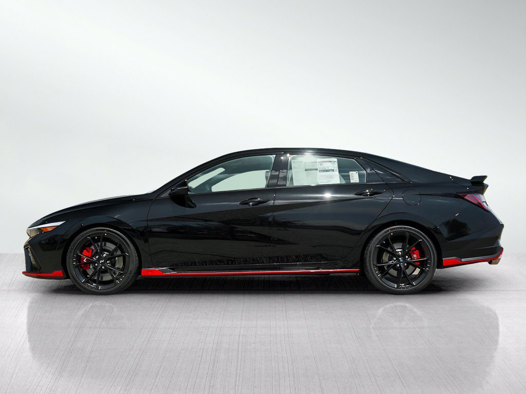 New 2026 Abyss Black Hyundai DCT FWD image 4