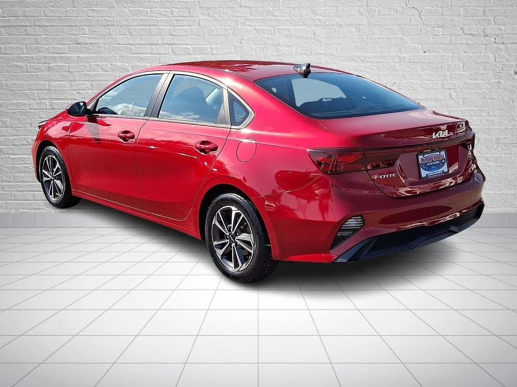 Used 2024 Currant Red Kia LXS image 6