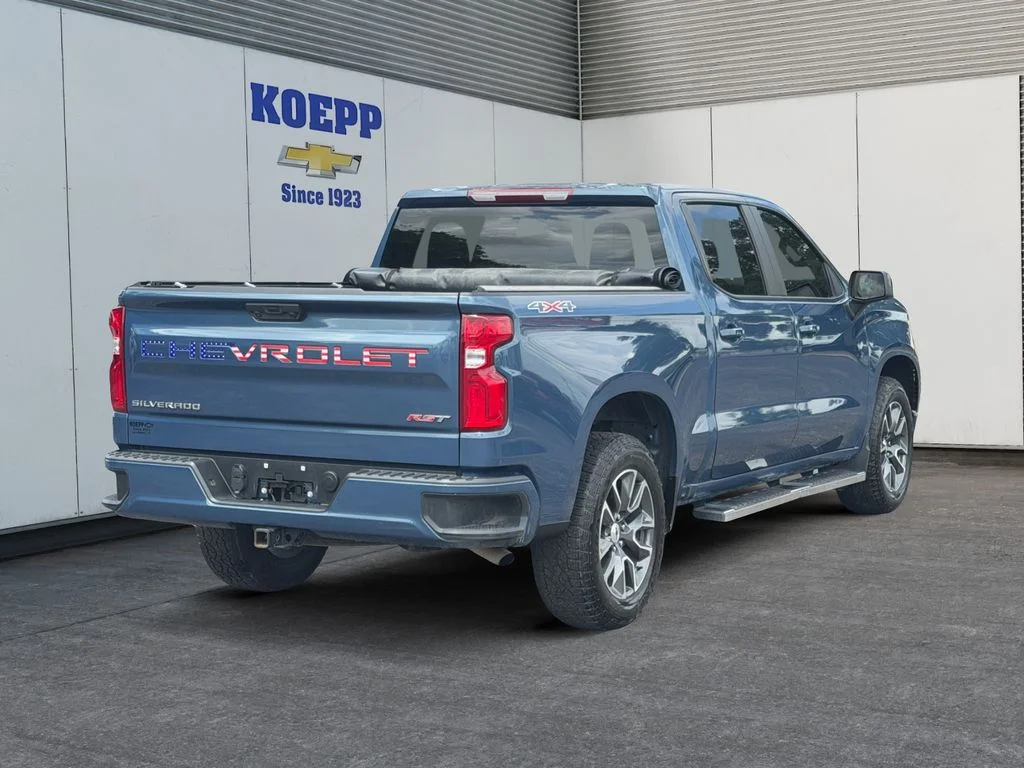 Used 2024 Lakeshore Blue Metallic Chevrolet RST image 5