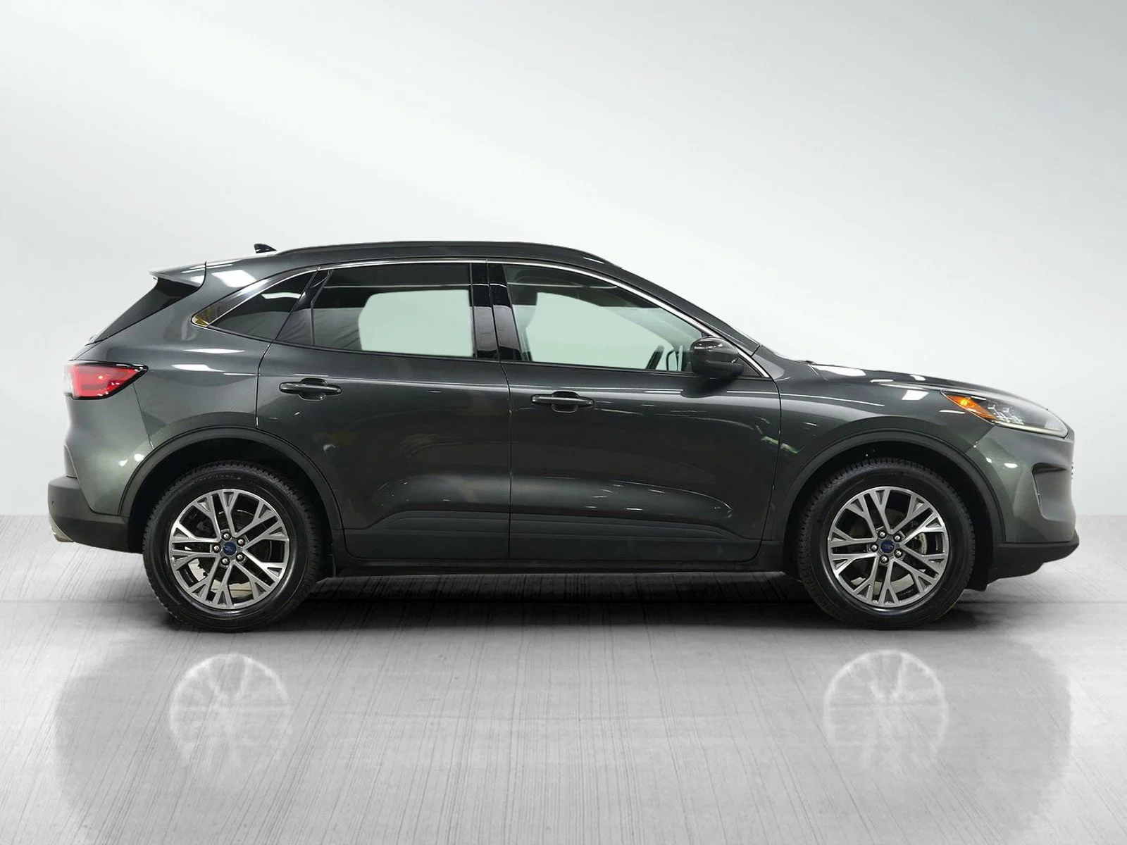 Used 2020 Magnetic Metallic Ford SEL image 6