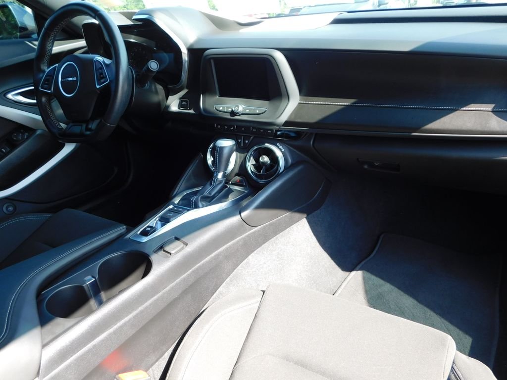 Used 2020 Shadow Gray Metallic Chevrolet LT1 image 17