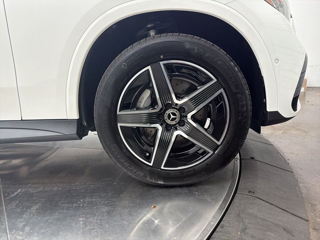New 2026 Polar White Mercedes-Benz GLC 300 image 9