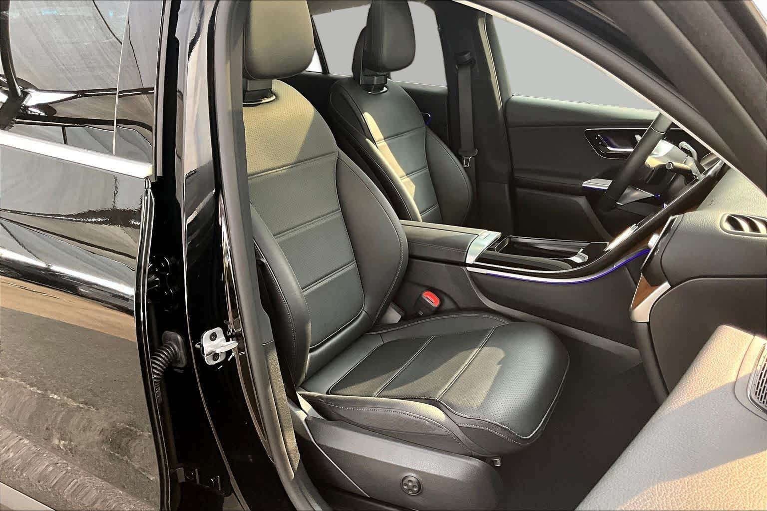 Used 2025 Black Mercedes-Benz GLC 300 image 9