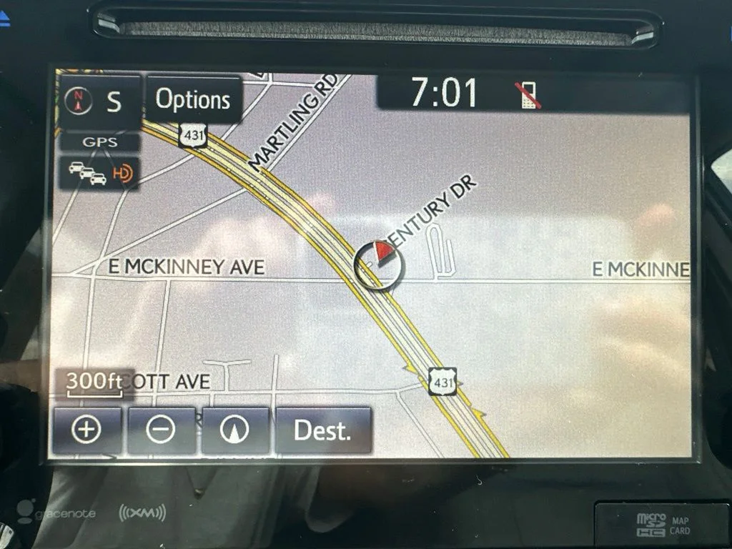 Used 2017 White Toyota XLE image 34