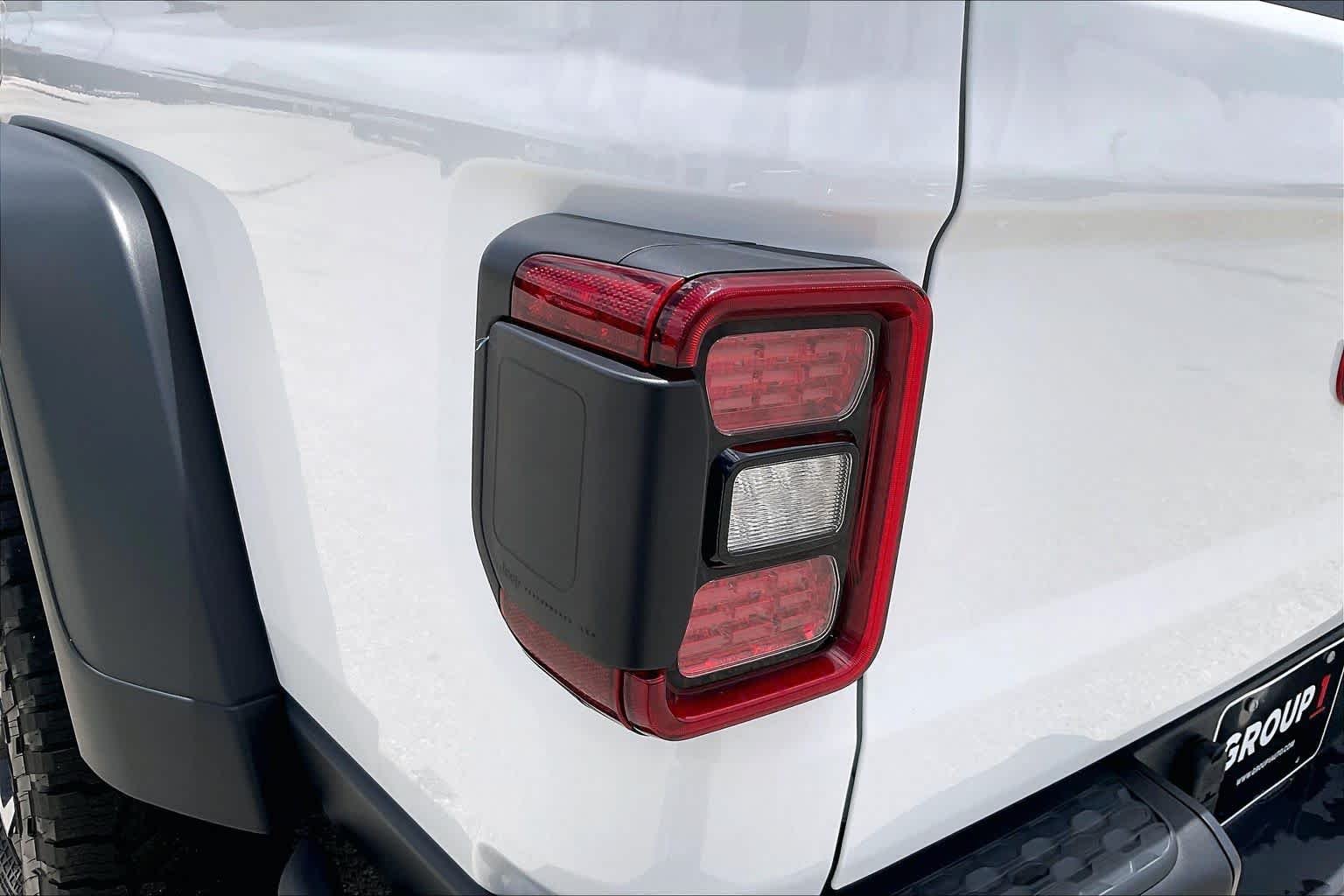 Used 2026 Bright White Clearcoat Jeep Rubicon image 27