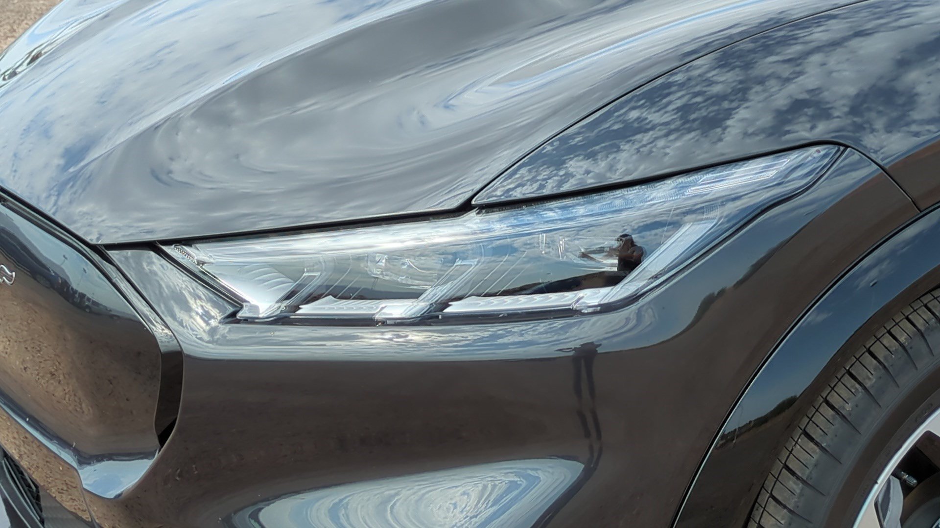 Used 2022 Gray Metallic Ford Premium image 9