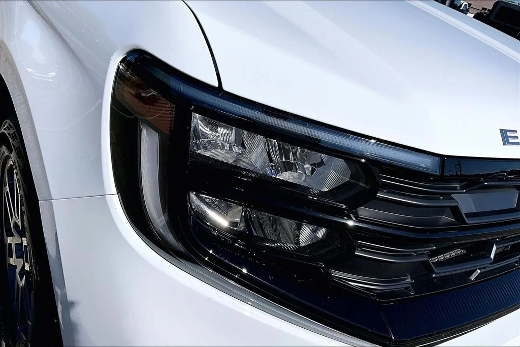 Certified Used 2025 Oxford White Ford Active image 30