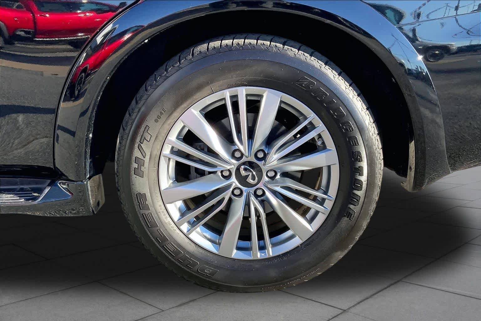 Used 2020 Black Obsidian INFINITI LUXE image 10