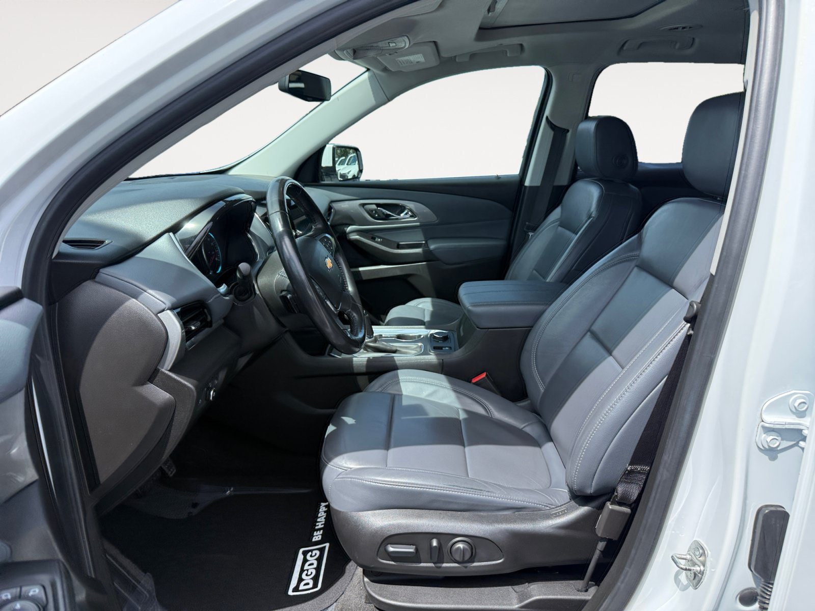 Used 2019 Summit White Chevrolet 3LT image 10