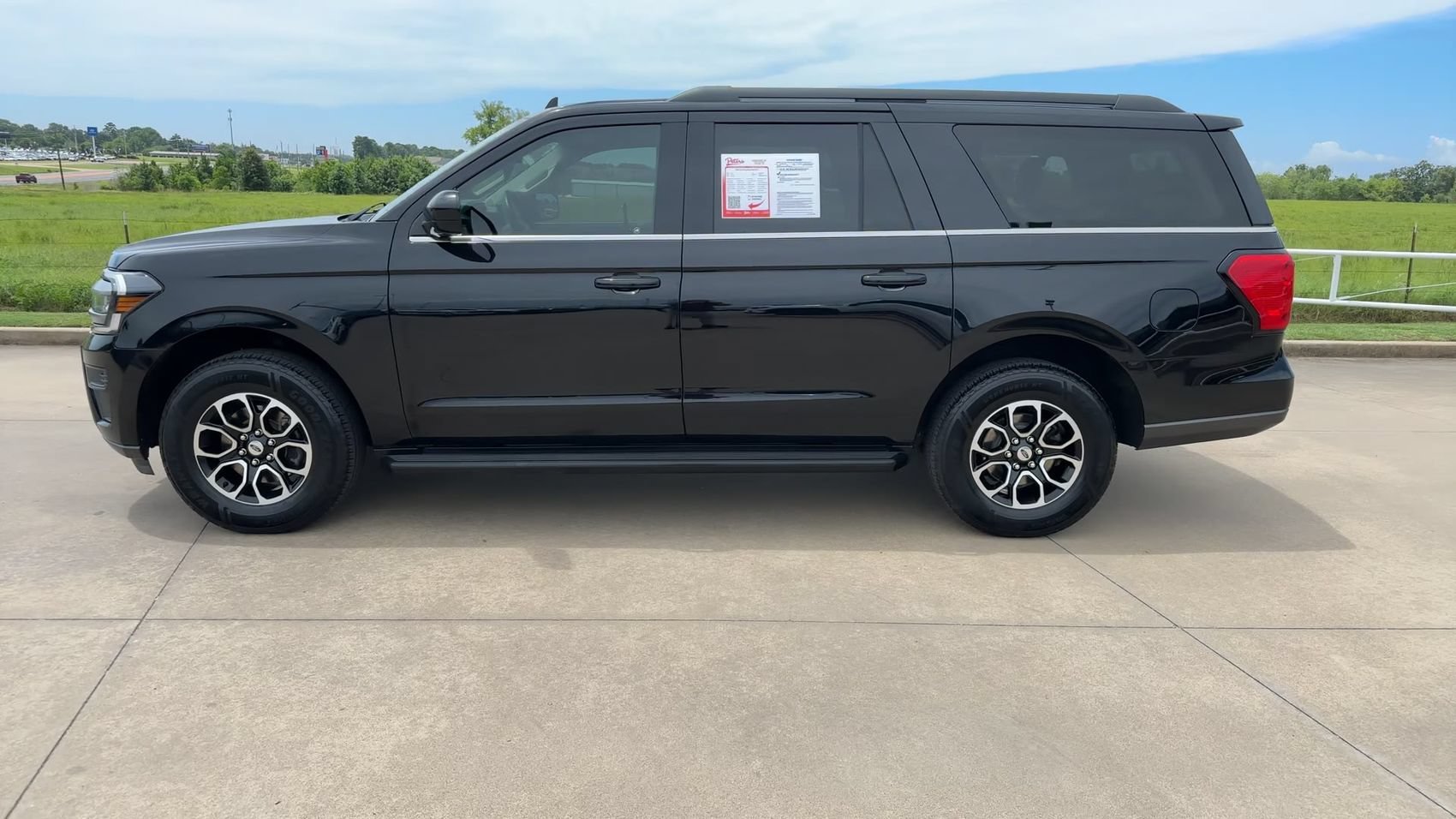 Used 2024 Black Metallic Ford XLT image 6